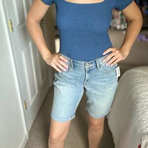 Old Navy NWT Womens denim shorts size 4 mid-rise wow